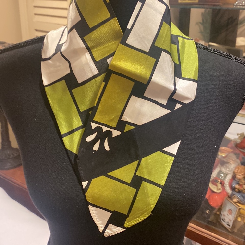 Scarf Acetate RN-25631 Black green and white Vintage